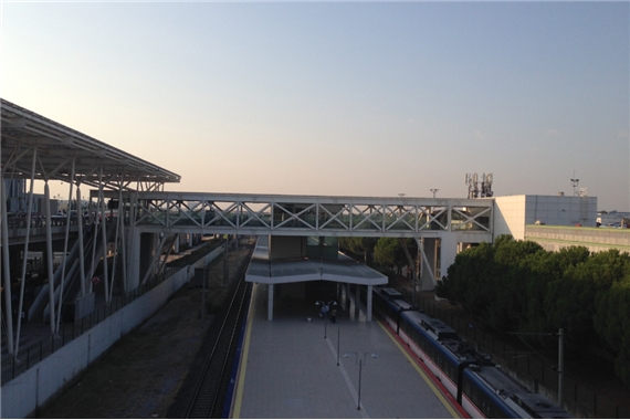 Adnan Menderes Havalimanı Otopark Bağlantı Köprüleri ve Kanopiler